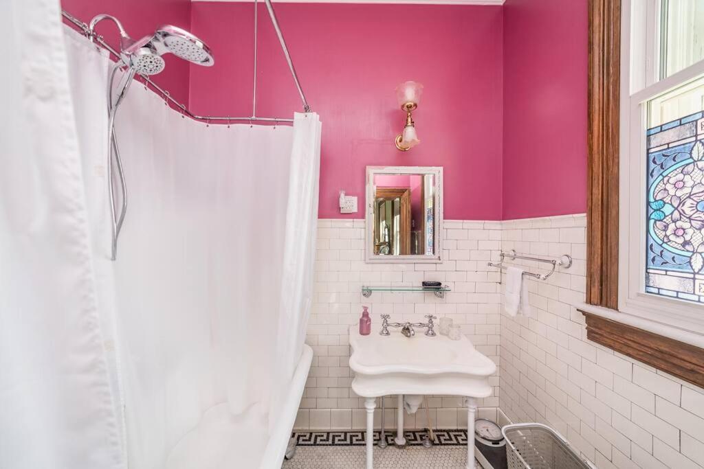 Apartament Peaceful Easy Feelings - King Sized Bed - Sleeps 2 Lynchburg Zewnętrze zdjęcie